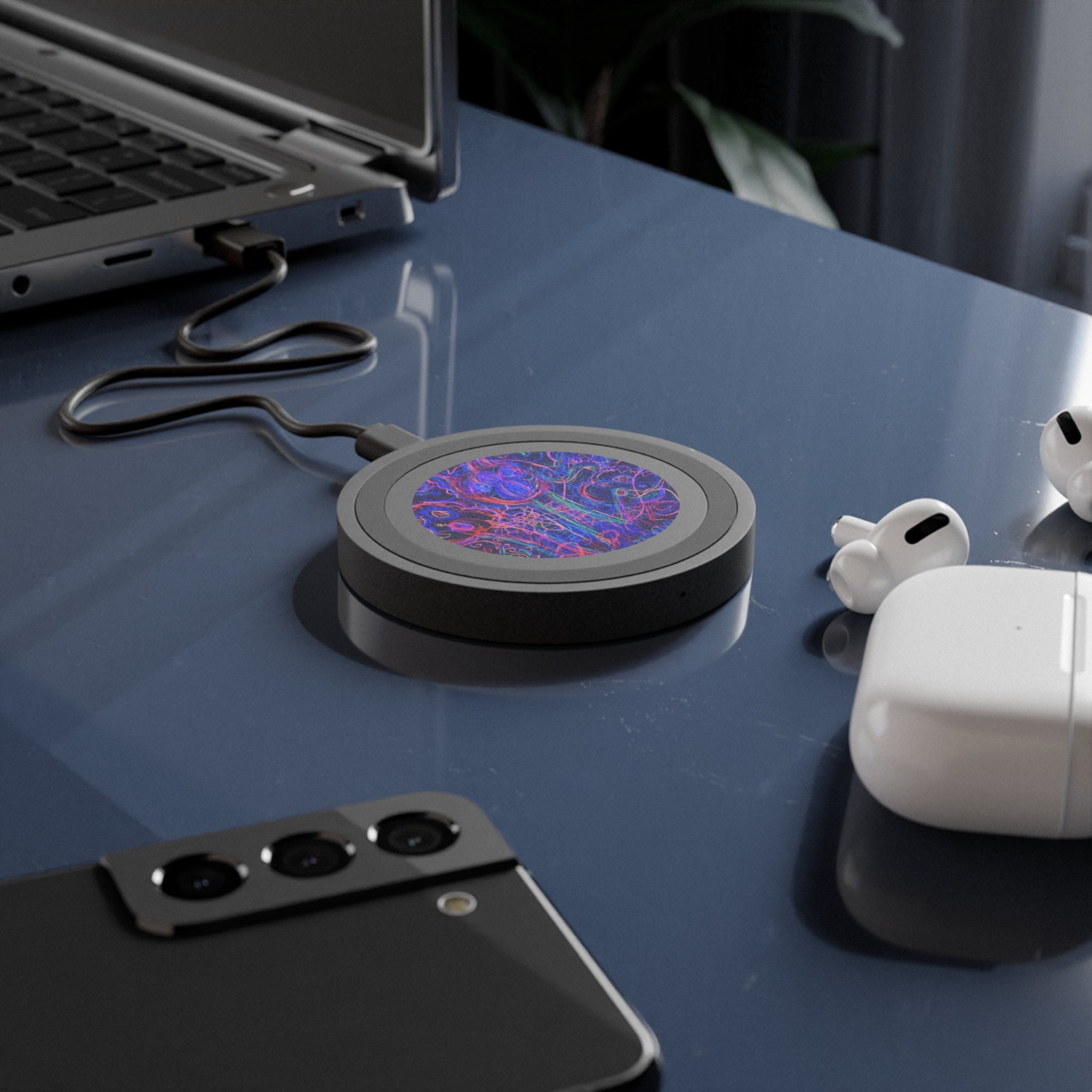"Reptile Aliens Made of Light" Wireless Charging Pad